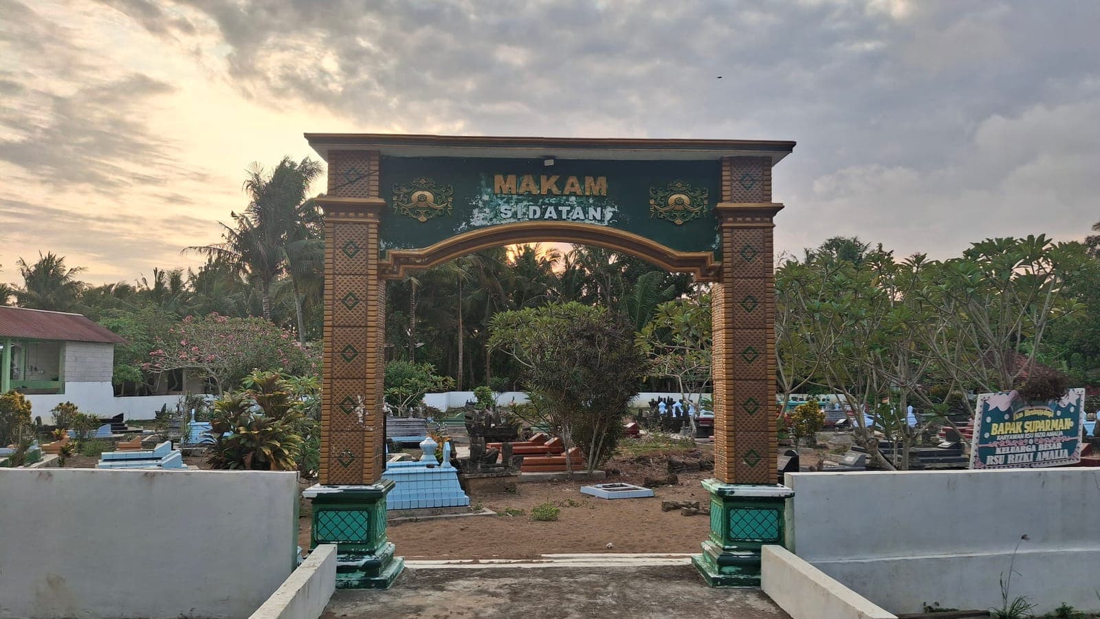 Area pemakaman umum Sidatan
