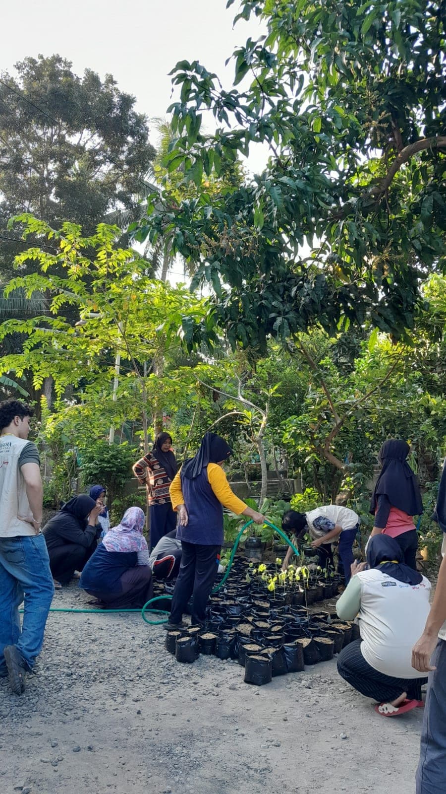 Kegiatan PKK: Kerja Bakti "Aku Hatinya PKK"